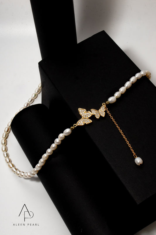 Dina Pearl - Gold Necklace