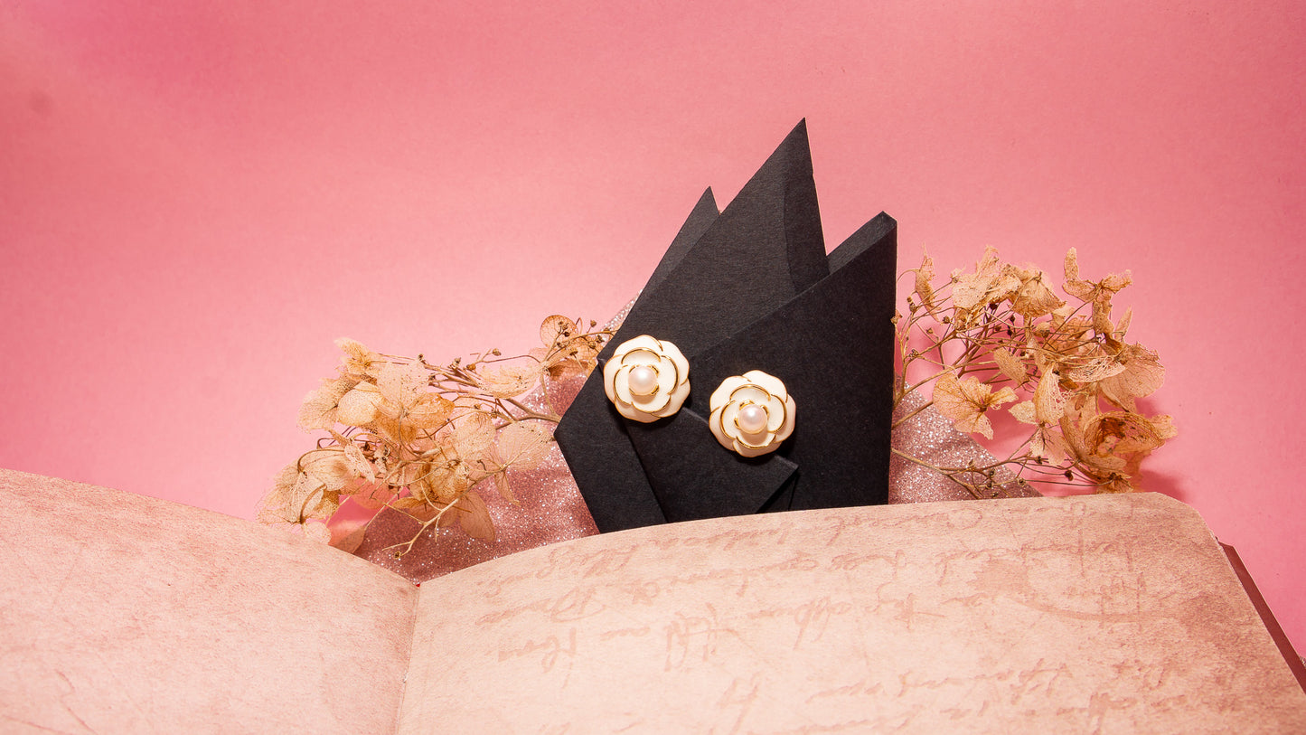 Rose Pearl - Gold Earrings